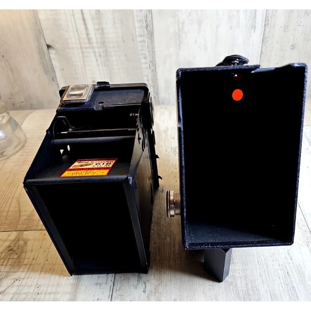 Vintage Kodak Brownie Target Six-16 Art Deco Box Camera 616 Film 1946-1951